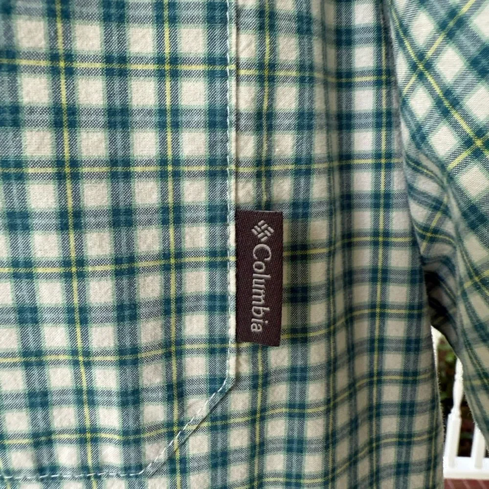 Columbia Green Casual Button Down Shirt with Gingham Pattern